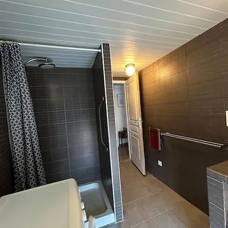 Au Coeur D'un Village Foce